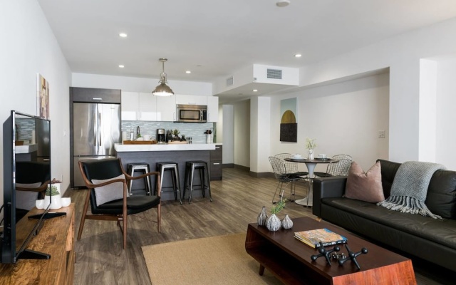 photo 2 of Historic X Modern 2Bd + 2Ba In The Heart Of Dtla