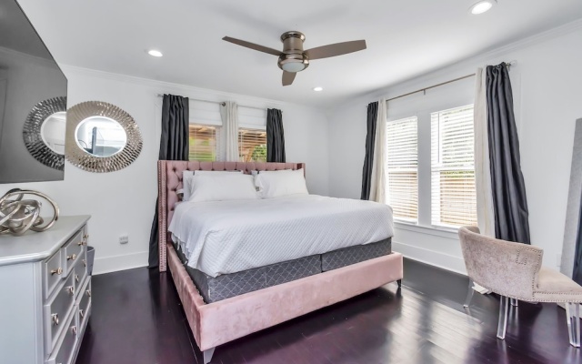 photo 2 of Historical Cozy Home in the Houston Heights Near Downtown, Midtown Galleria