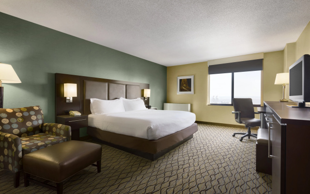 photo 4 of Holiday Inn & Suites Duluth Downtown by IHG