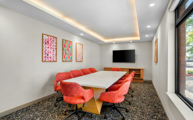 photo 4 of Pace Hotel Addison