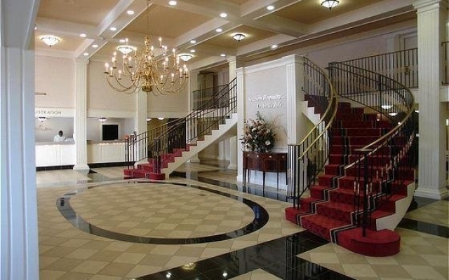photo 3 of Holiday Inn Airport East
