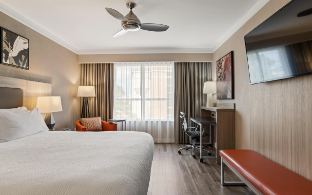 photo 4 of Holiday Inn Baton Rouge College Drive I-10 by IHG