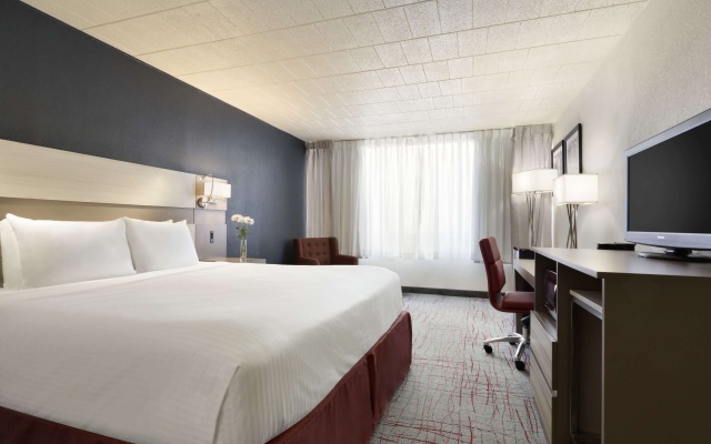photo 2 of Ramada by Wyndham Beaver Falls
