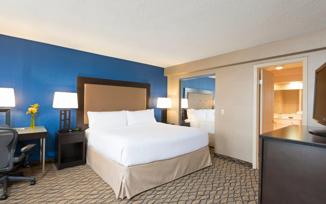photo 5 of Holiday Inn Chicago - Elk Grove