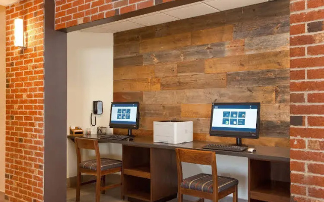 photo 3 of Holiday Inn Cleveland-Airport