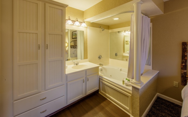 photo 4 of Holiday Inn Club Vacations Oak n’ Spruce Resort in the Berkshires by IHG