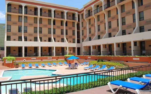 photo 2 of Radisson Dallas-Love Field
