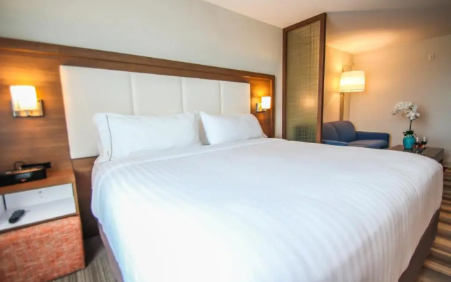 photo 3 of HOLIDAY INN EXPRESS & SUITES MIAMI AIRPORT EAST, AN IHG HOTEL