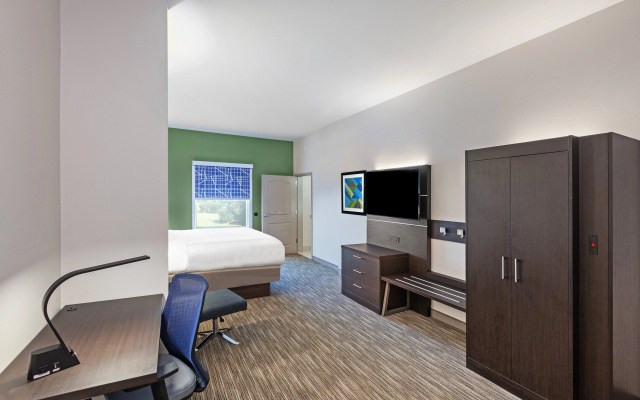 photo 5 of Holiday Inn Express & Suites Baton Rouge East by IHG