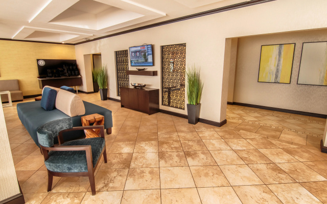 photo 2 of Holiday Inn Express & Suites Farmington by IHG