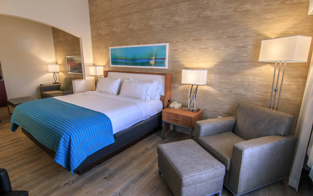 photo 3 of Holiday Inn Express & Suites Farmington by IHG