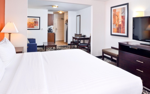 photo 4 of Holiday Inn Express & Suites Greenfield by IHG
