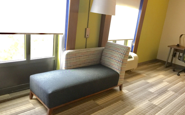 photo 3 of Holiday Inn Express & Suites Houston - Memorial Park Area by IHG