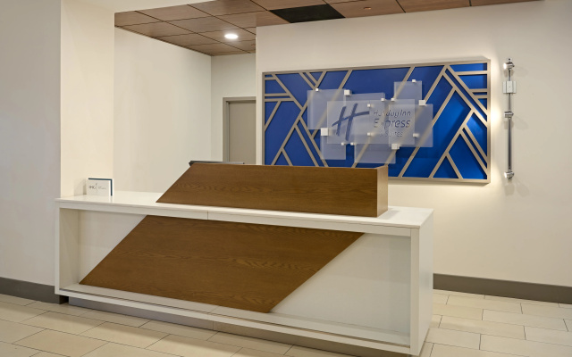 photo 3 of Holiday Inn Express & Suites Kendall East Miami by IHG