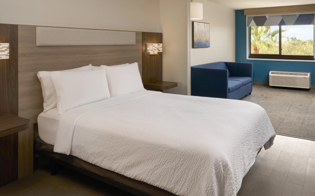 photo 5 of Holiday Inn Express & Suites Kendall East Miami by IHG