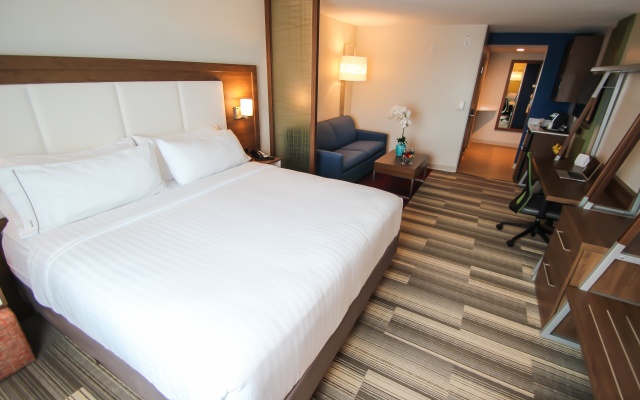 photo 5 of Holiday Inn Express & Suites Miami Airport East by IHG