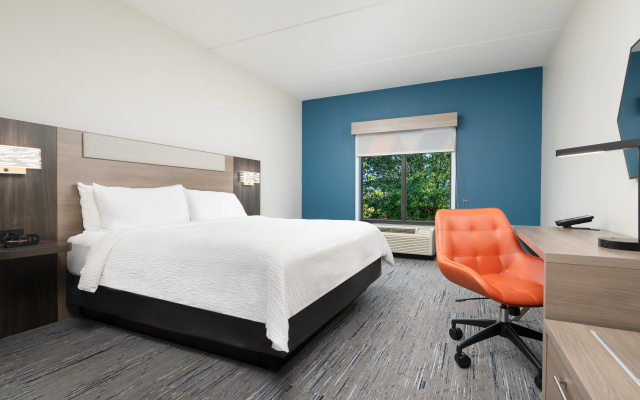 photo 4 of Holiday Inn Express & Suites Newport S by IHG