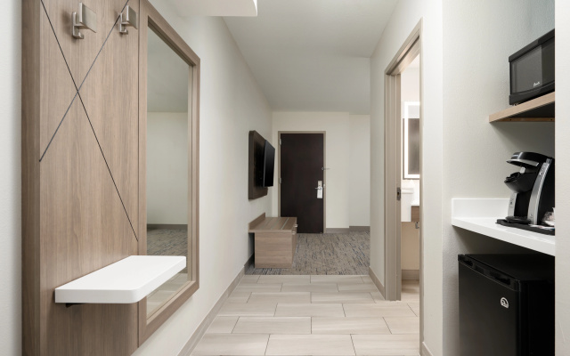 photo 5 of Holiday Inn Express & Suites Newport S by IHG