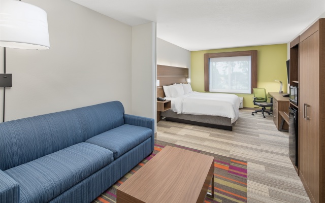 photo 2 of Holiday Inn Express & Suites Palm Bay, an IHG Hotel