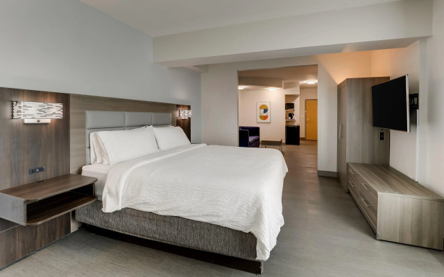photo 3 of Holiday Inn Express & Suites Richmond by IHG