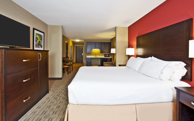 photo 3 of Holiday Inn Express & Suites Springfield - Dayton Area by IHG