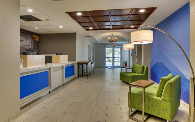 photo 5 of Holiday Inn Express & Suites West Palm Beach Metrocentre by IHG