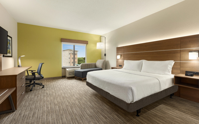 photo 4 of Holiday Inn Express & Suites Akron Regional Airport Area by IHG