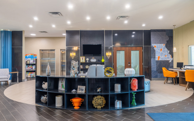 photo 2 of Holiday Inn Express and Suites Kansas City Airport by IHG