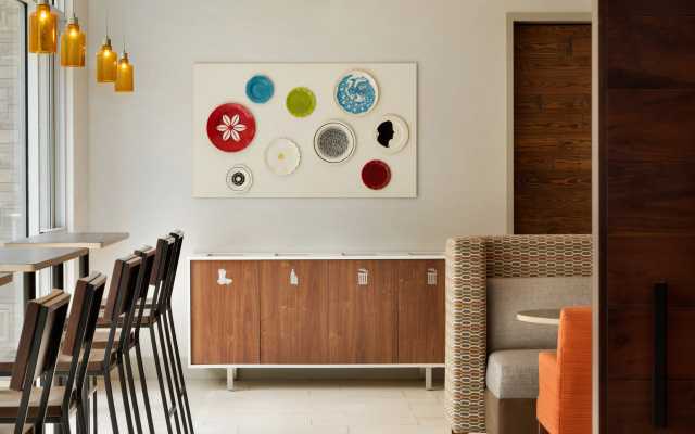 photo 3 of Holiday Inn Express & Suites Atlanta Airport NE - Hapeville by IHG