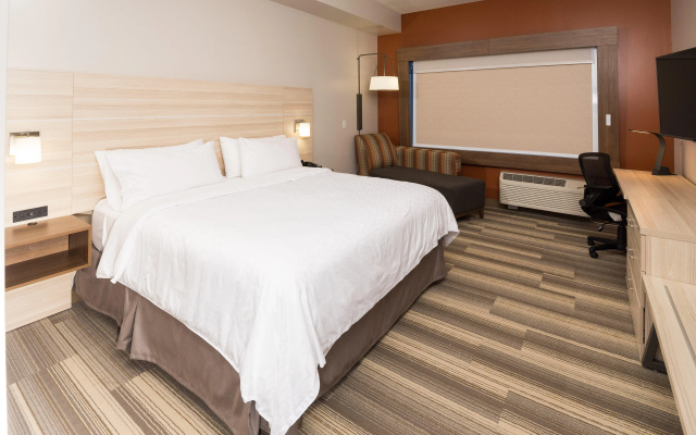 photo 5 of Holiday Inn Express & Suites Auburn by IHG