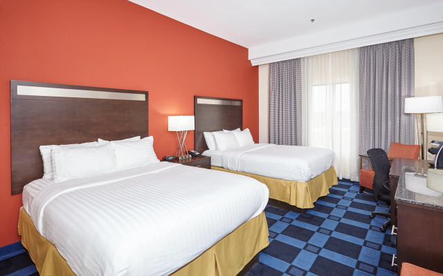 photo 3 of Holiday Inn Express Hotel & Suites Columbia Univ Area-Hwy 63 by IHG