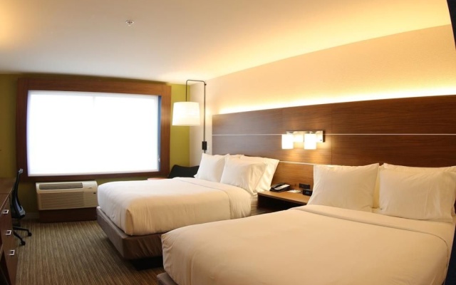 photo 4 of Holiday Inn Express And Suites Detroit Northwest Livonia