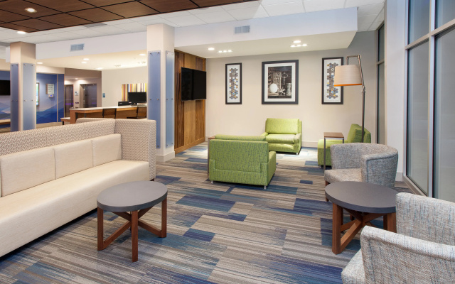 photo 2 of Holiday Inn Express and Suites Detroit/Sterling Heights by IHG