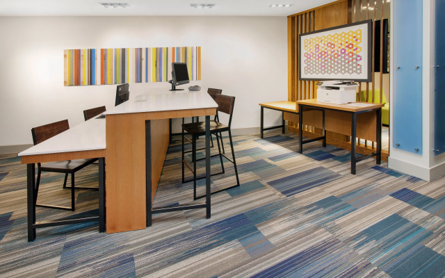 photo 4 of Holiday Inn Express and Suites Detroit/Sterling Heights by IHG