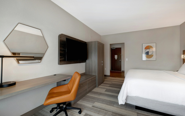 photo 4 of Holiday Inn Express & Suites Glendale Downtown by IHG