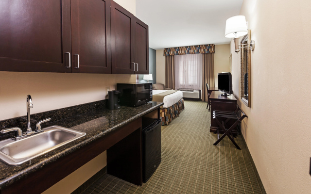 photo 3 of Holiday Inn Express and Suites Henderson by IHG