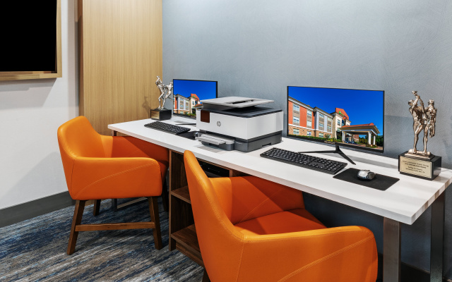 photo 5 of Holiday Inn Express and Suites Henderson by IHG