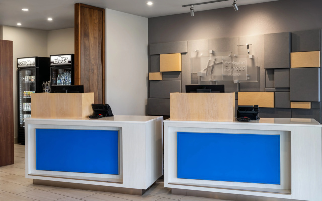 photo 3 of Holiday Inn Express & Suites Madison West - Middleton by IHG
