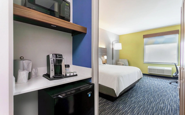 photo 5 of Holiday Inn Express and Suites Miramar by IHG