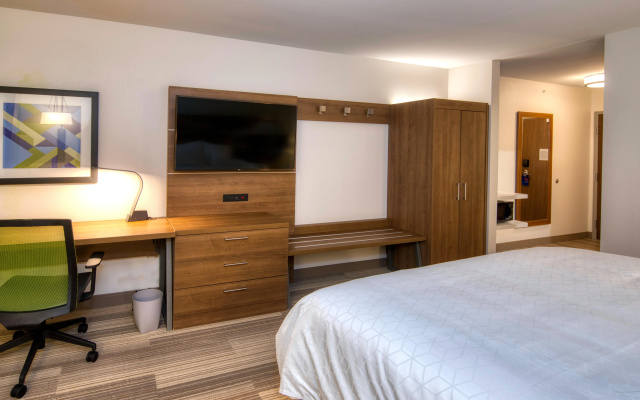 photo 5 of Holiday Inn Express & Suites Omaha Downtown - Old Market by IHG