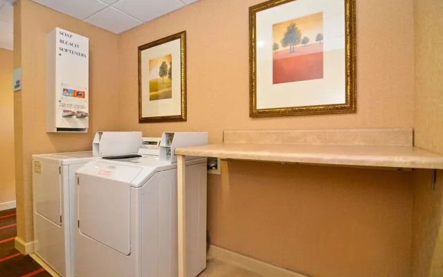 photo 4 of Holiday Inn Express Atlanta - Stone Mountain
