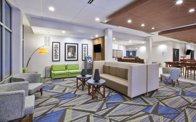 photo 2 of Holiday Inn Express Auburn Hills South by IHG