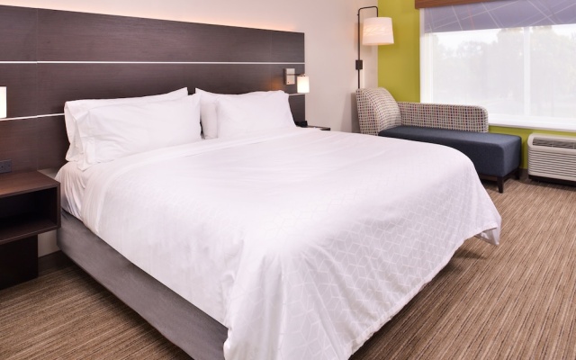 photo 4 of Holiday Inn Express Bloomington