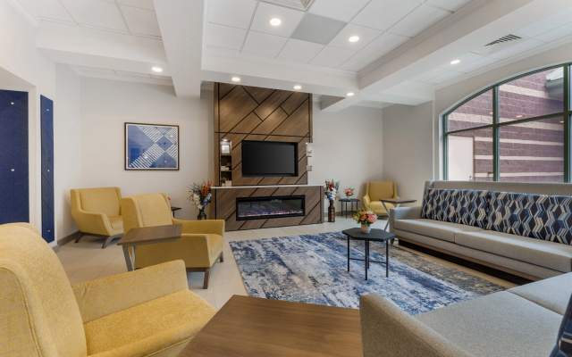 photo 2 of Holiday Inn Express Breezewood by IHG