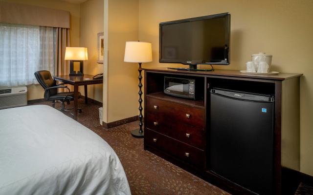 photo 2 of Holiday Inn Express Charleston-Kanawha City by IHG
