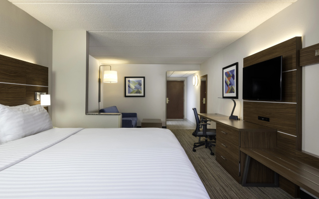 photo 3 of Holiday Inn Express & Suites Charlotte Arpt-Belmont by IHG