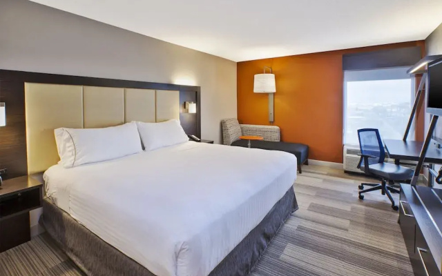 photo 3 of Holiday Inn Express Chicago Midway Airport