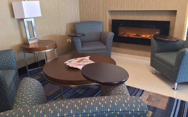 photo 3 of Holiday Inn Express Chicago NW - Arlington Heights by IHG