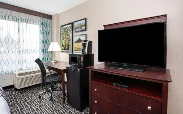 photo 4 of Holiday Inn Express Denver Aurora Medical Center