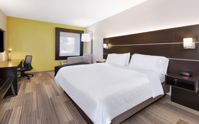 photo 5 of Holiday Inn Express Detroit-Warren by IHG
